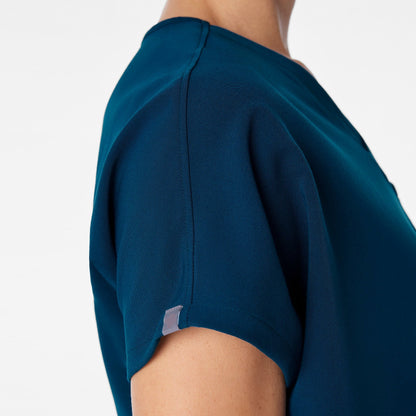 Arua Cropped V-Neck One-Pocket Scrub Top