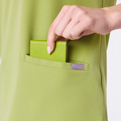 Women's Three-Pocket Scrub Top – Matcha