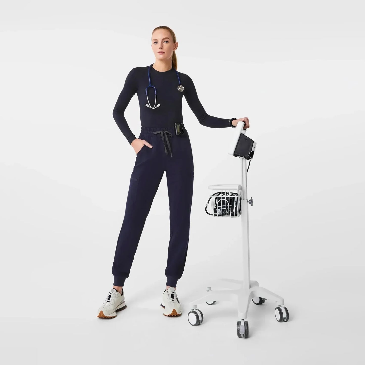 Women's High Waisted Uman Relaxed Jogger Scrub Pants - Navy